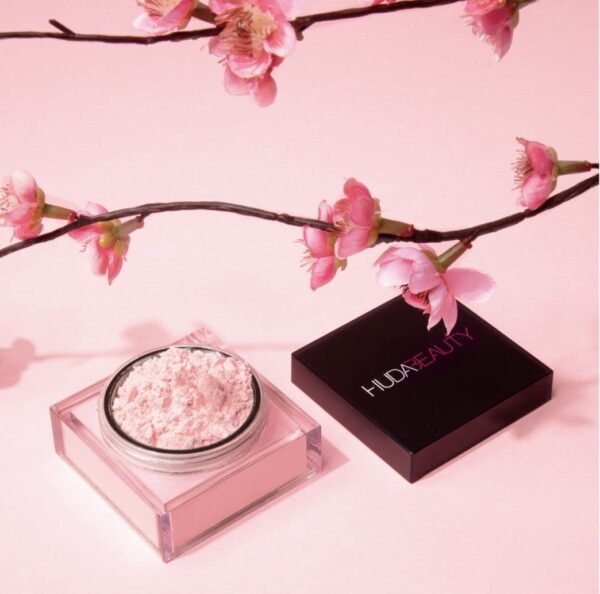 HUDA BEAUTY Easy Bake Loose Baking & Setting Powder Full Size - CHERRY BLOSSOM (Sheer Soft Pink) - Image 2